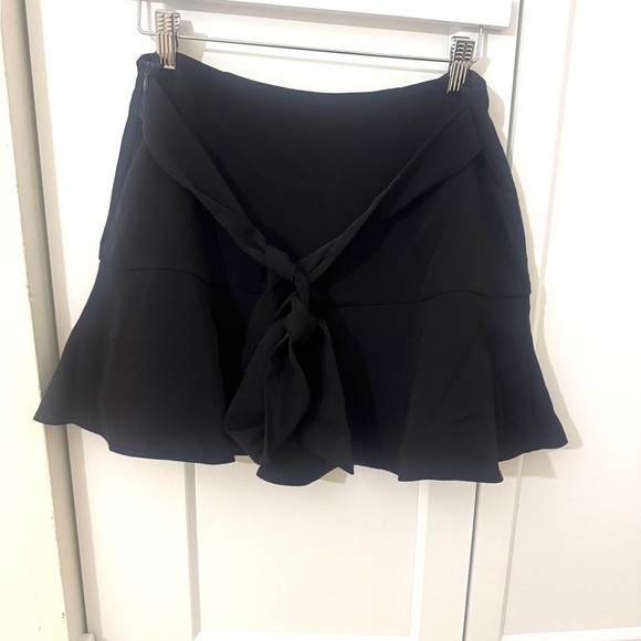 Elegant Black Flared Skirt - Picture 2 of 2